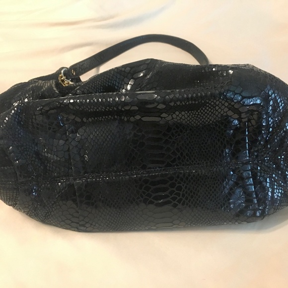 MICHAEL KORS Jet Set Patent Python Chain - Picture 5 of 6